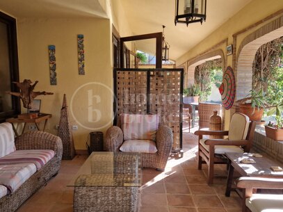 Casa Carla: Andalusisk charm bara 200 m från stranden i Cortijo Blanco, Marbella