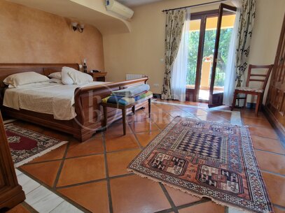 Casa Carla: Andalusisk charm bara 200 m från stranden i Cortijo Blanco, Marbella