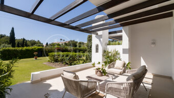 Casa Elsa – Renovated Townhouse with Sea Views and Private Pool in Nueva Andalucía