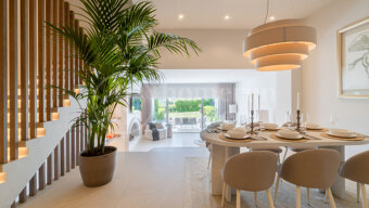 Casa Elsa – Renovated Townhouse with Sea Views and Private Pool in Nueva Andalucía