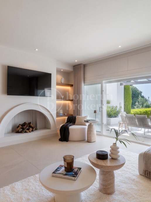 Casa Elsa – Renovated Townhouse with Sea Views and Private Pool in Nueva Andalucía
