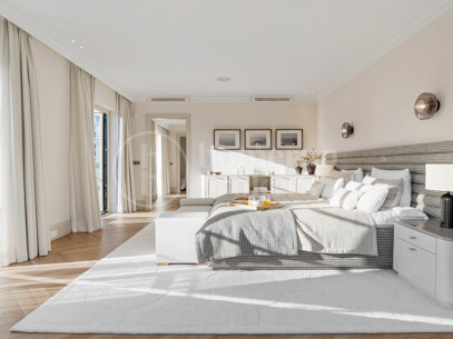 Villa Oasis – Elegant French-Style Villa in Nueva Andalucía’s Golf Valley