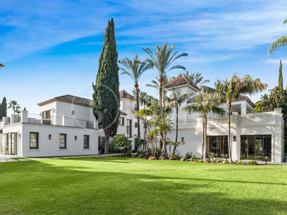 Villa Oasis – Elegant French-Style Villa in Nueva Andalucía’s Golf Valley
