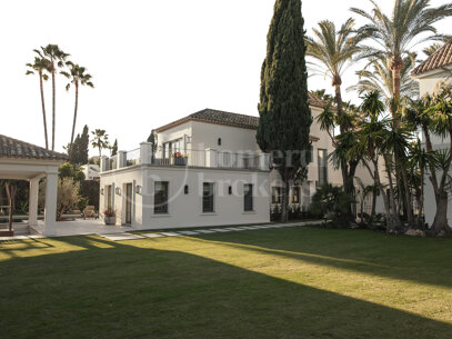 Villa Oasis – Elegant French-Style Villa in Nueva Andalucía’s Golf Valley