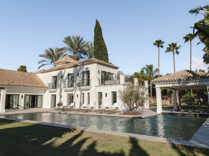 Villa Oasis – Elegant French-Style Villa in Nueva Andalucía’s Golf Valley