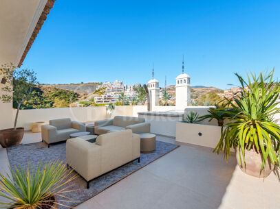 Penthouse Belvederes - Renovated Duplex with Sea Views
