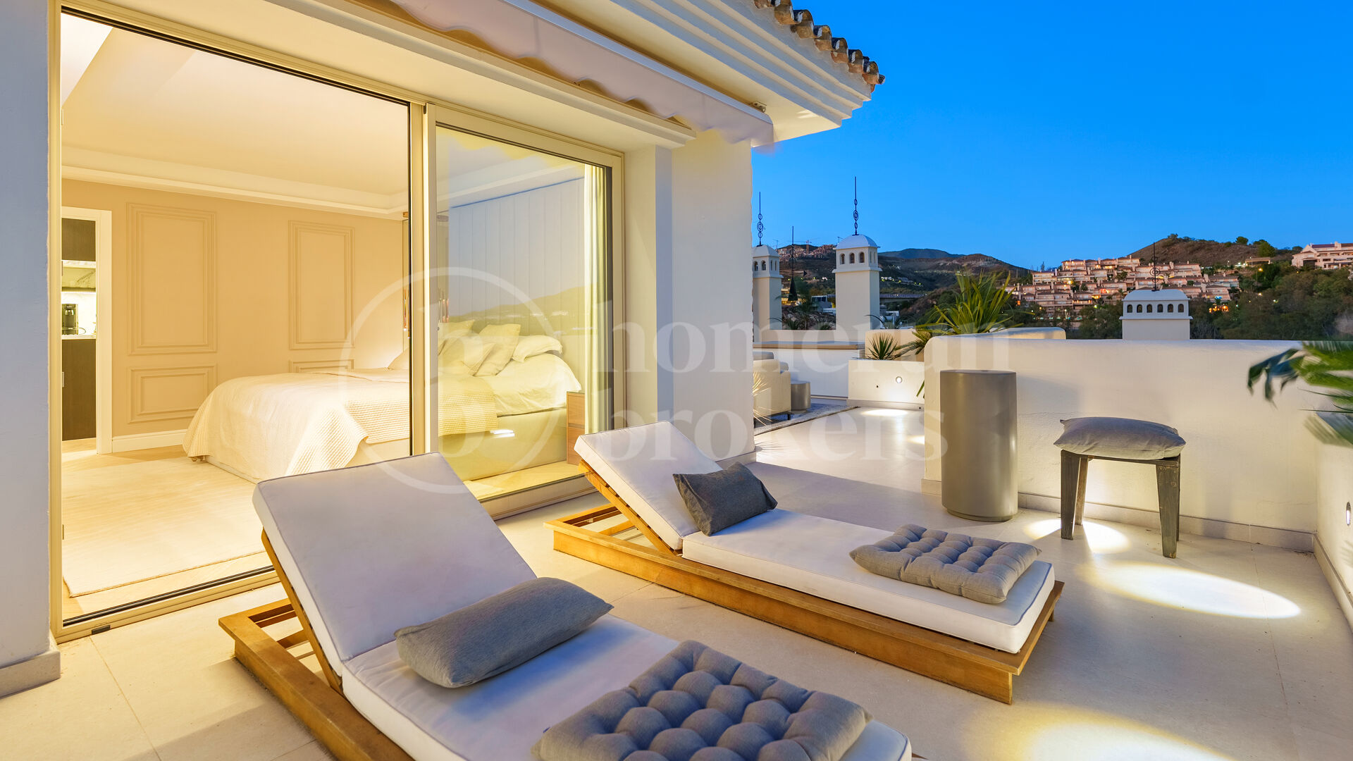 Penthouse Belvederes - Renovated Duplex with Sea Views