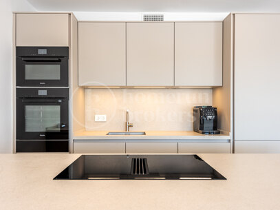 Casa Ivy - Newly reformed townhouse in Aloha Gardens