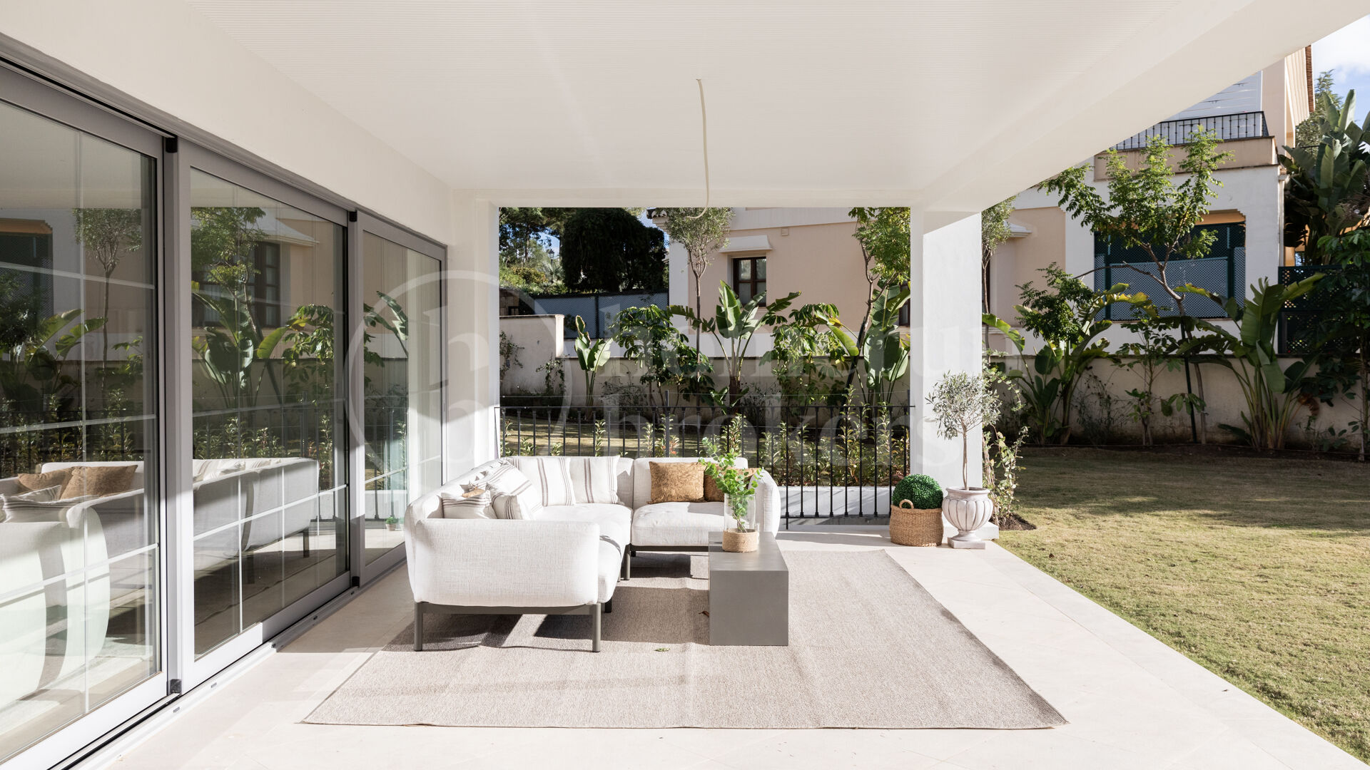 Los Arqueros 36 - Modern villa i Los Arqueros