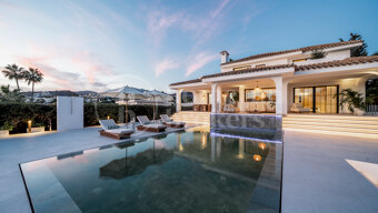 Villa Auriga 13 - Contemporary renovated Villa in Nueva Andalucia