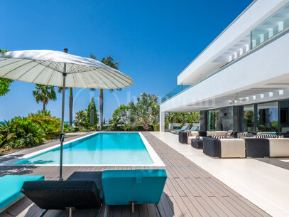 Villa Eagle Luxury Six-Bedroom Villa med Panoramic Sea & Golf Views