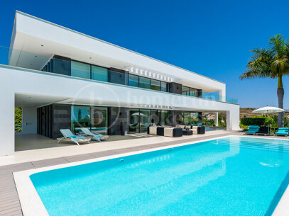 Villa Eagle Luxury Six-Bedroom Villa med Panoramic Sea & Golf Views