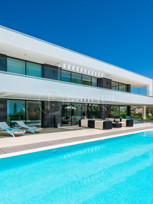 Villa Eagle Luxury Six-Bedroom Villa med Panoramic Sea & Golf Views