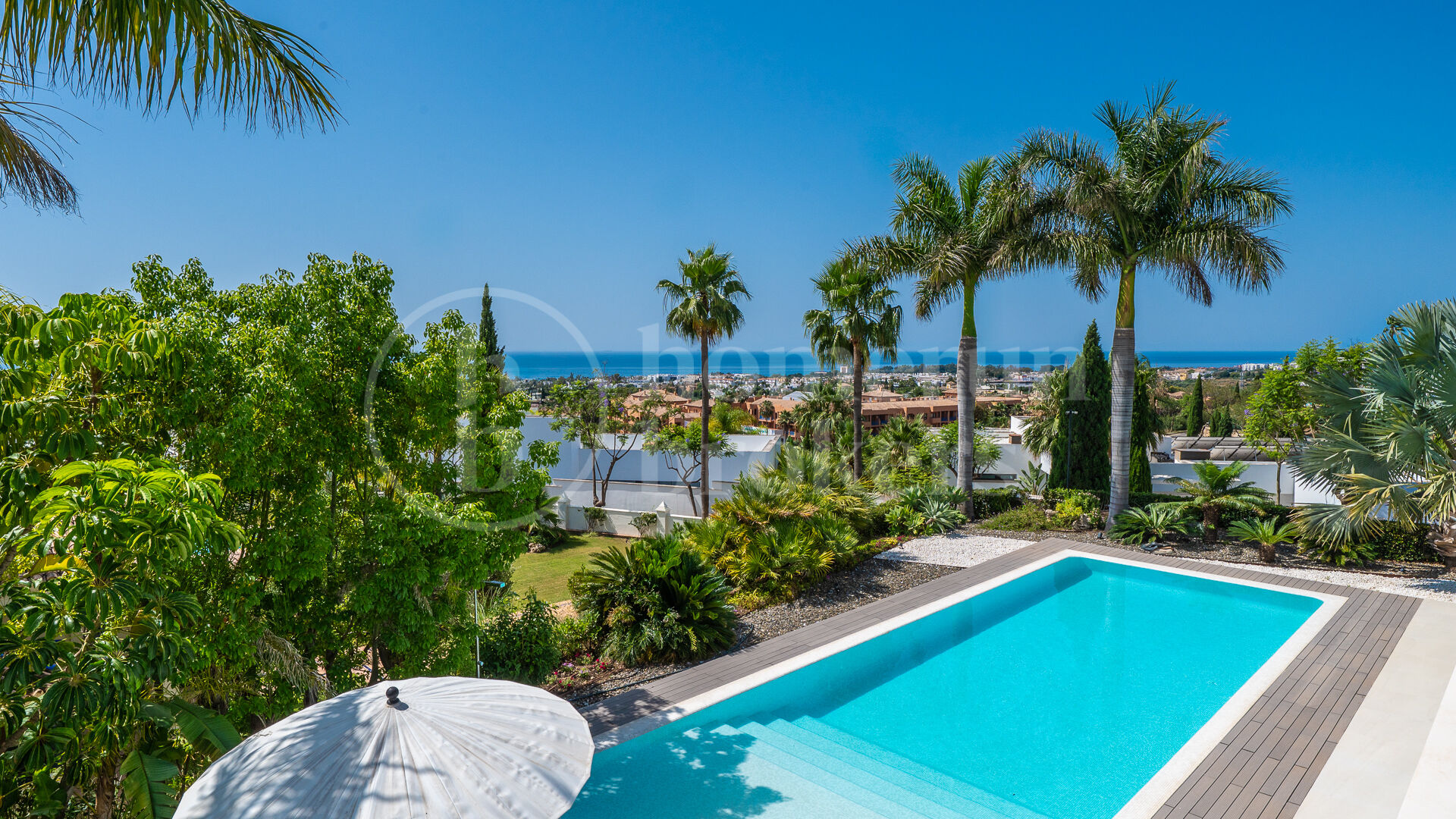 Villa Eagle Luxury Six-Bedroom Villa med Panoramic Sea & Golf Views