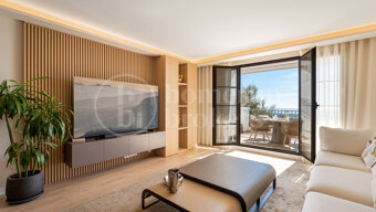 Casa Therese - Newly Renovated Apartment with Panoramic Sea, Lake and Golf Views