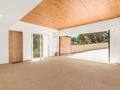 Villa Alice – Sustainable Luxury Home with Panoramic Views