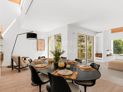 Villa Alice – Sustainable Luxury Home with Panoramic Views