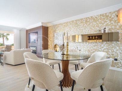 Apartment Albatros - Renovated 4 Bedroom Penthouse with Sea Views