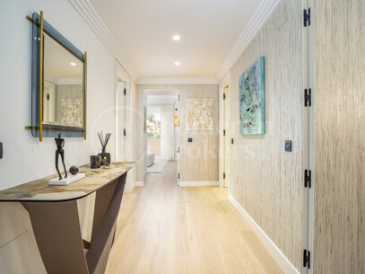 Apartment Albatros - Renovated 4 Bedroom Penthouse with Sea Views