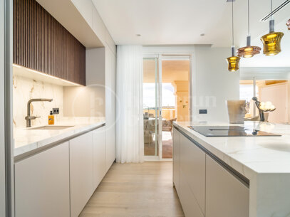 Apartment Albatros - Renovated 4 Bedroom Penthouse with Sea Views
