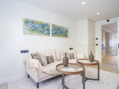 Apartment Albatros - Renovated 4 Bedroom Penthouse with Sea Views