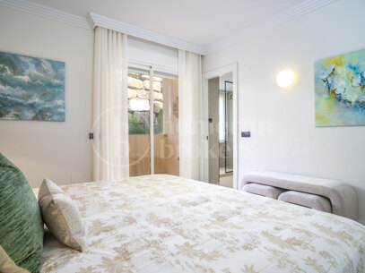 Apartment Albatros - Renovated 4 Bedroom Penthouse with Sea Views
