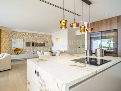 Apartment Albatros - Renovated 4 Bedroom Penthouse with Sea Views