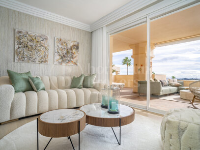 Apartment Albatros - Renovated 4 Bedroom Penthouse with Sea Views