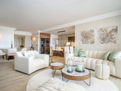 Apartment Albatros - Renovated 4 Bedroom Penthouse with Sea Views