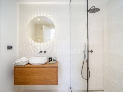 Apartment Albatros - Renovated 4 Bedroom Penthouse with Sea Views