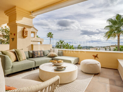 Apartment Albatros - Renovated 4 Bedroom Penthouse with Sea Views