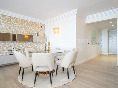 Apartment Albatros - Renovated 4 Bedroom Penthouse with Sea Views