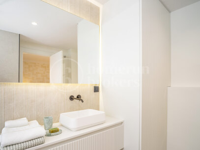 Apartment Albatros - Renovated 4 Bedroom Penthouse with Sea Views