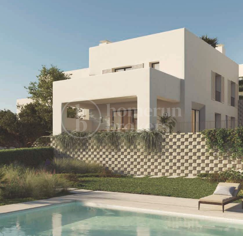 Villa Los Alamos - Contemporary Home in Los Alamos, Sotogrande