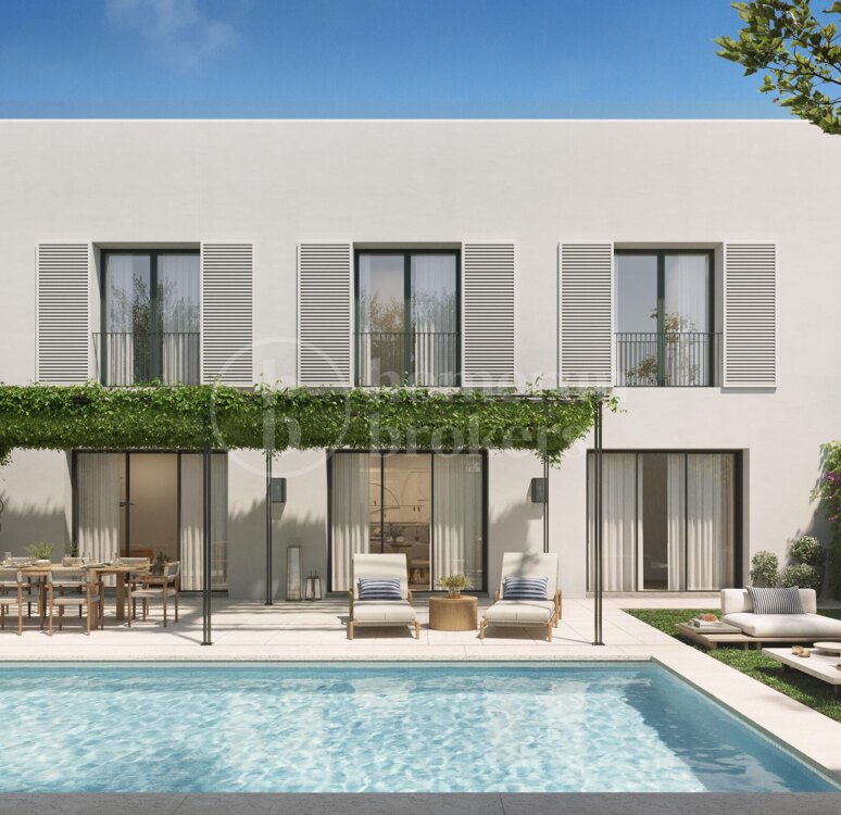 Patio Home - Contemporary Home in Los Alamos, Sotogrande