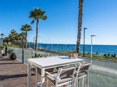 Casa Azul — Modern Beachfront Villa with Direct Sea Access