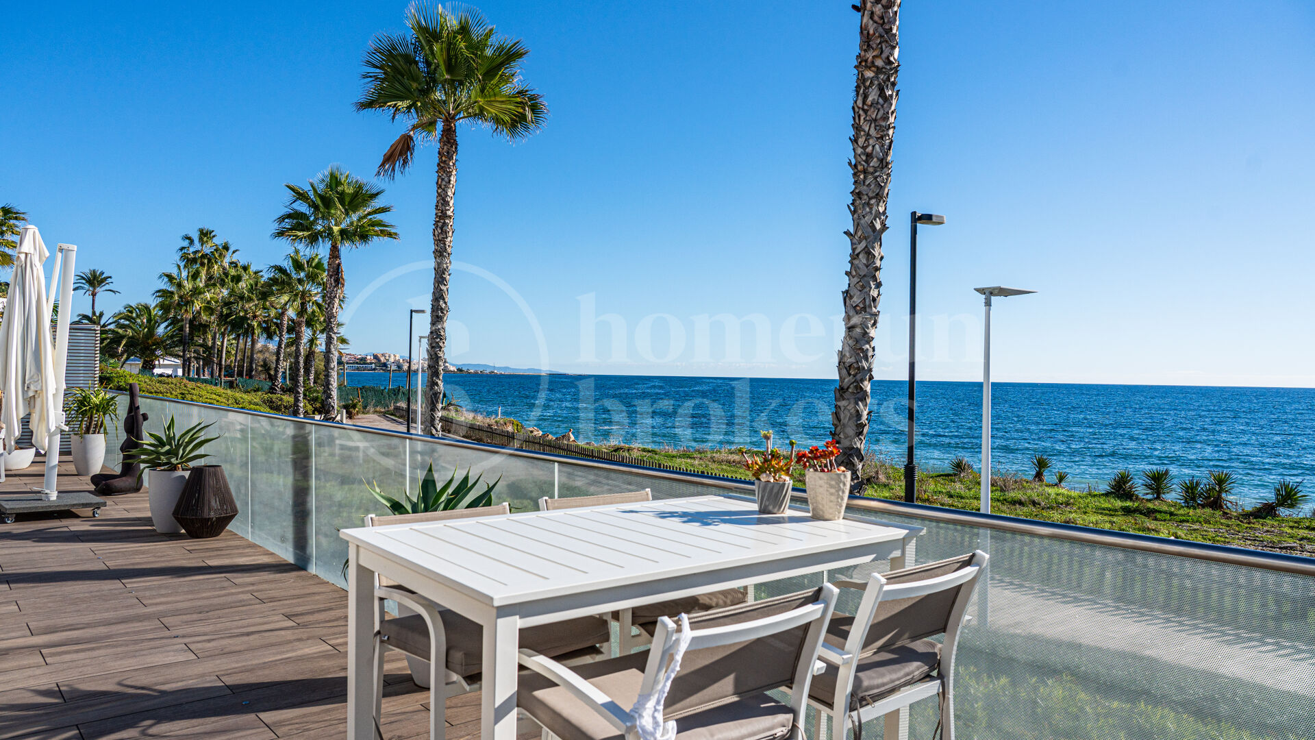 Casa Azul - Modern Beachfront Villa med Direct Sea Access