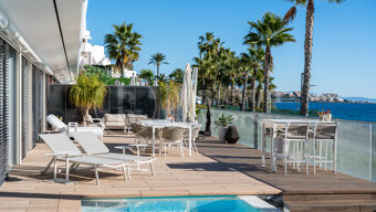 Casa Azul — Modern Beachfront Villa with Direct Sea Access