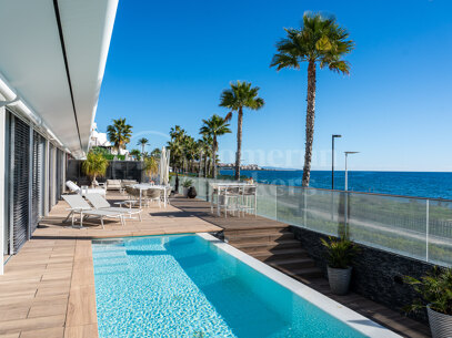 Casa Azul — Modern Beachfront Villa with Direct Sea Access