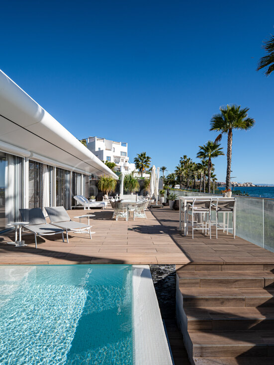 Casa Azul - Modern Beachfront Villa med Direct Sea Access