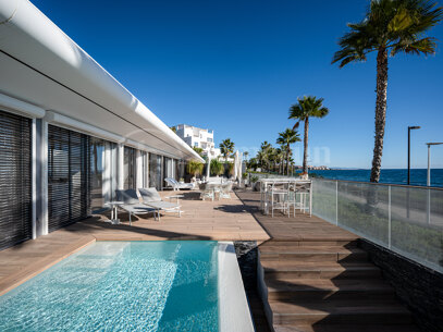 Casa Azul — Modern Beachfront Villa with Direct Sea Access