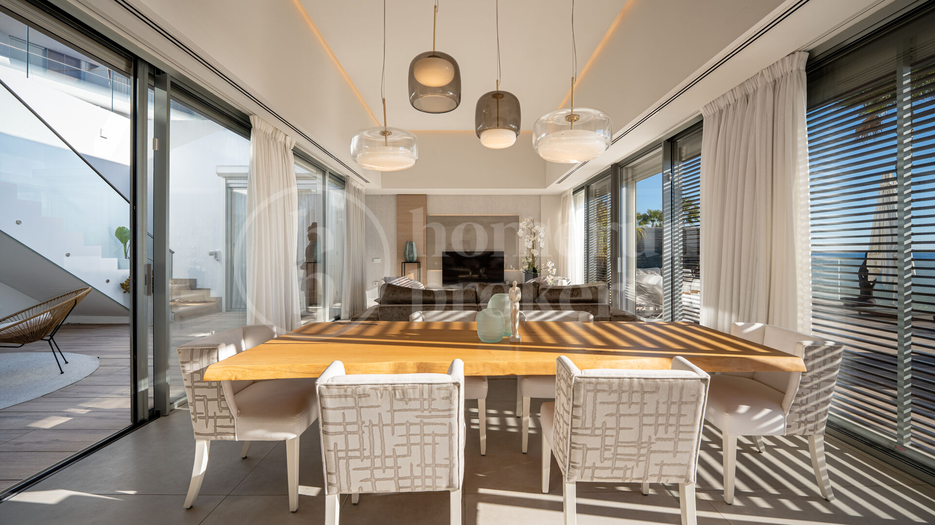 Casa Azul - Modern Beachfront Villa med Direct Sea Access