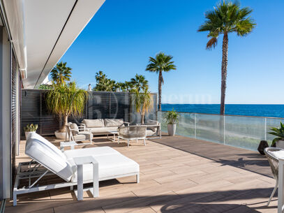 Casa Azul - Modern Beachfront Villa med Direct Sea Access