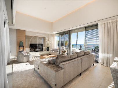 Casa Azul — Modern Beachfront Villa with Direct Sea Access