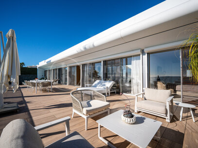 Casa Azul — Modern Beachfront Villa with Direct Sea Access