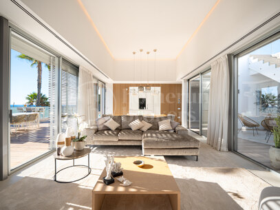 Casa Azul — Modern Beachfront Villa with Direct Sea Access