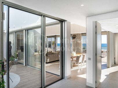 Casa Azul — Modern Beachfront Villa with Direct Sea Access
