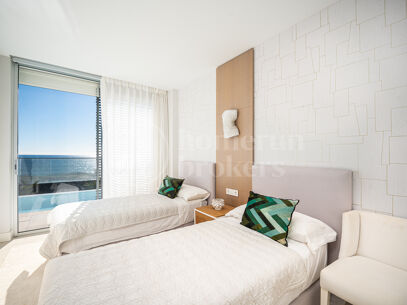 Casa Azul - Modern Beachfront Villa med Direct Sea Access