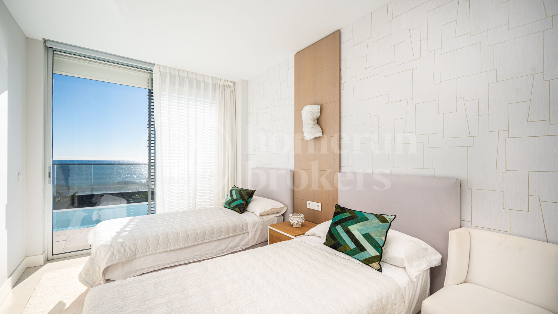 Casa Azul - Modern Beachfront Villa med Direct Sea Access
