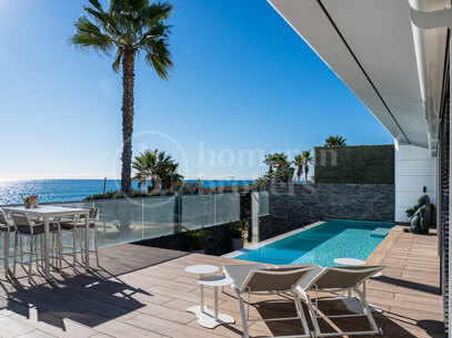 Casa Azul — Modern Beachfront Villa with Direct Sea Access